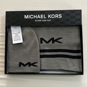 NWT Michael Kors gray Scarf and Hat Men Gift Set